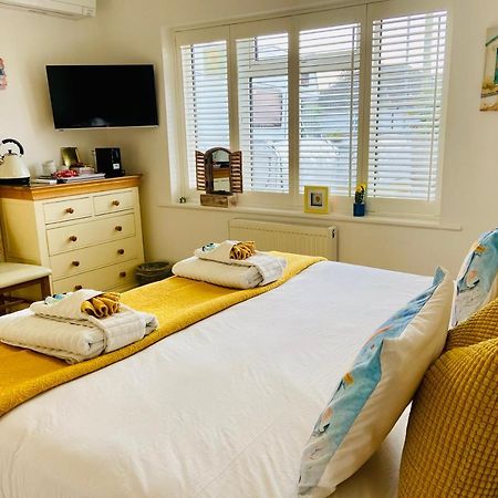 Avon Beach Bed & Breakfast Christchurch  Exterior foto